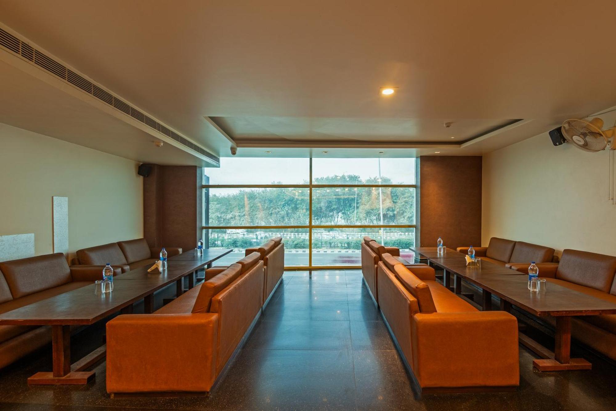 Hotel Transit International- Aerocity Delhi Airport New Delhi Exterior foto